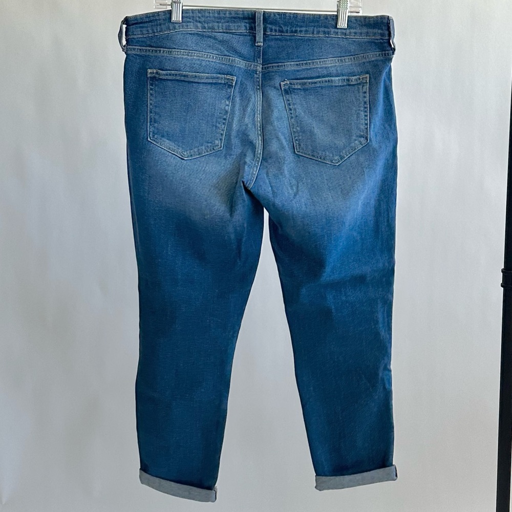 Gap Floral Embroidered Girlfriend Jeans - Picture 5 of 9